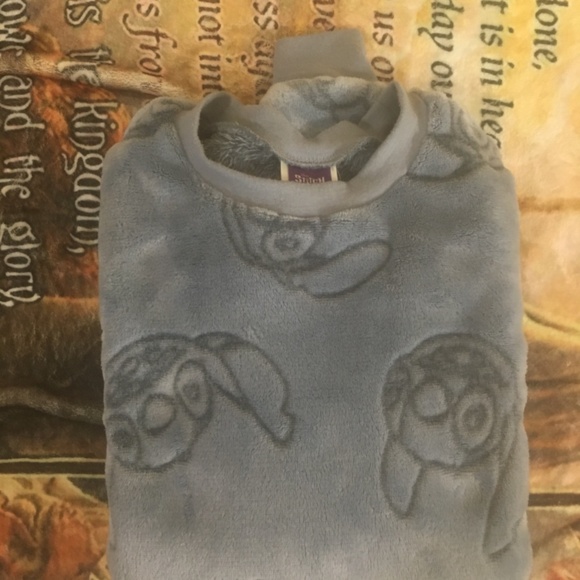 Lilo and Stitch Sweater - Picture 7 of 8